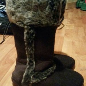 Women's boots with the fur